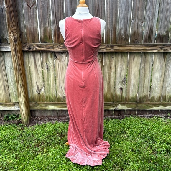 Lulu’s Stunning Luxury Dusty Rose Velvet Sleeveless Maxi Dress, size medium - Picture 8 of 12